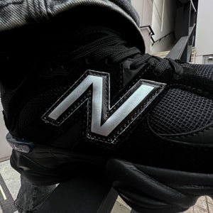 New Balance 9060 / All Black