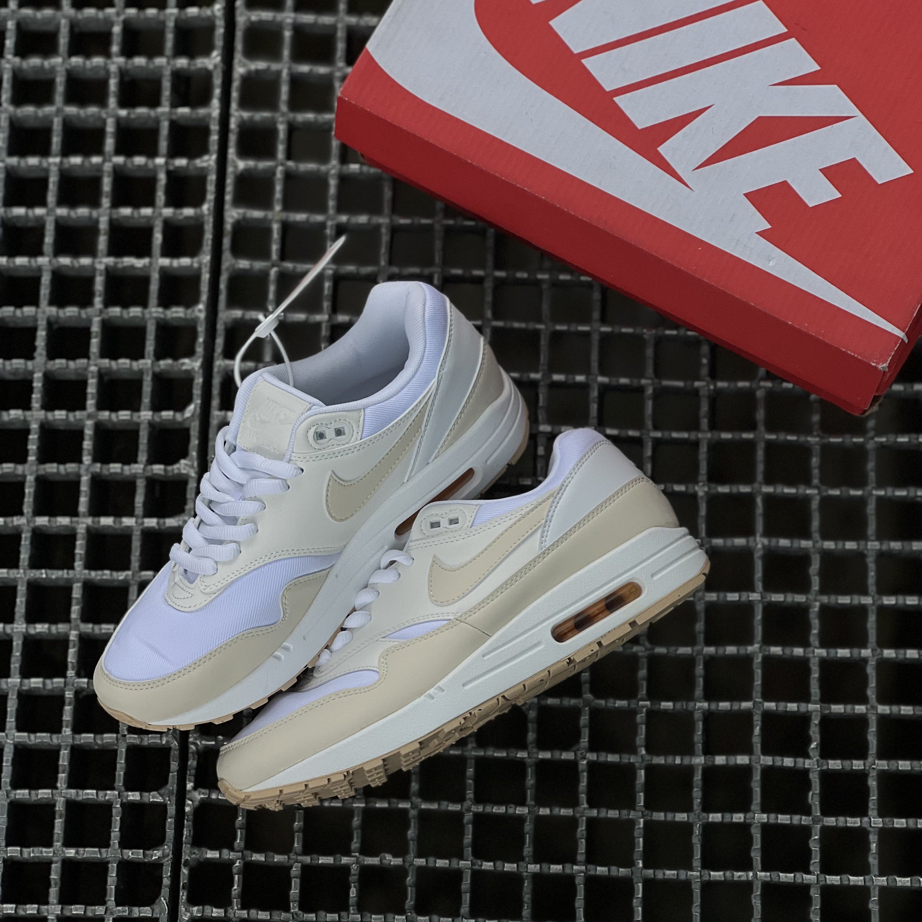 Nike Air Max / Sand Drift