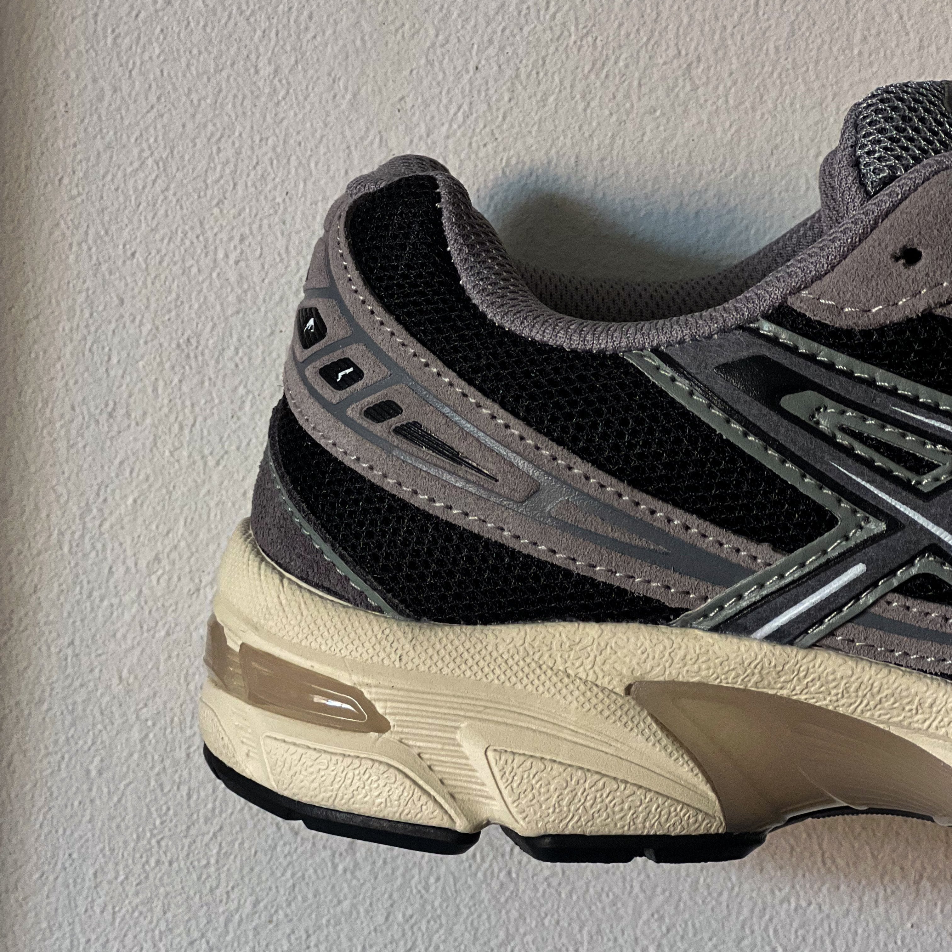 ASICS GEL-1130 / Grey - Black