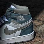 Air Jordan I / Hyper Royal - Mid