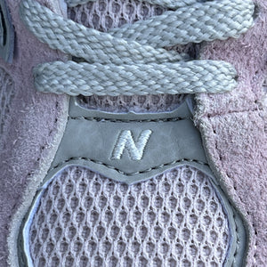 New Balance 9060 / Crystal Pink