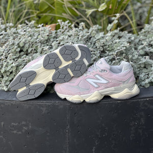 New Balance 9060 / Crystal Pink