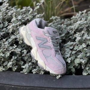 New Balance 9060 / Crystal Pink