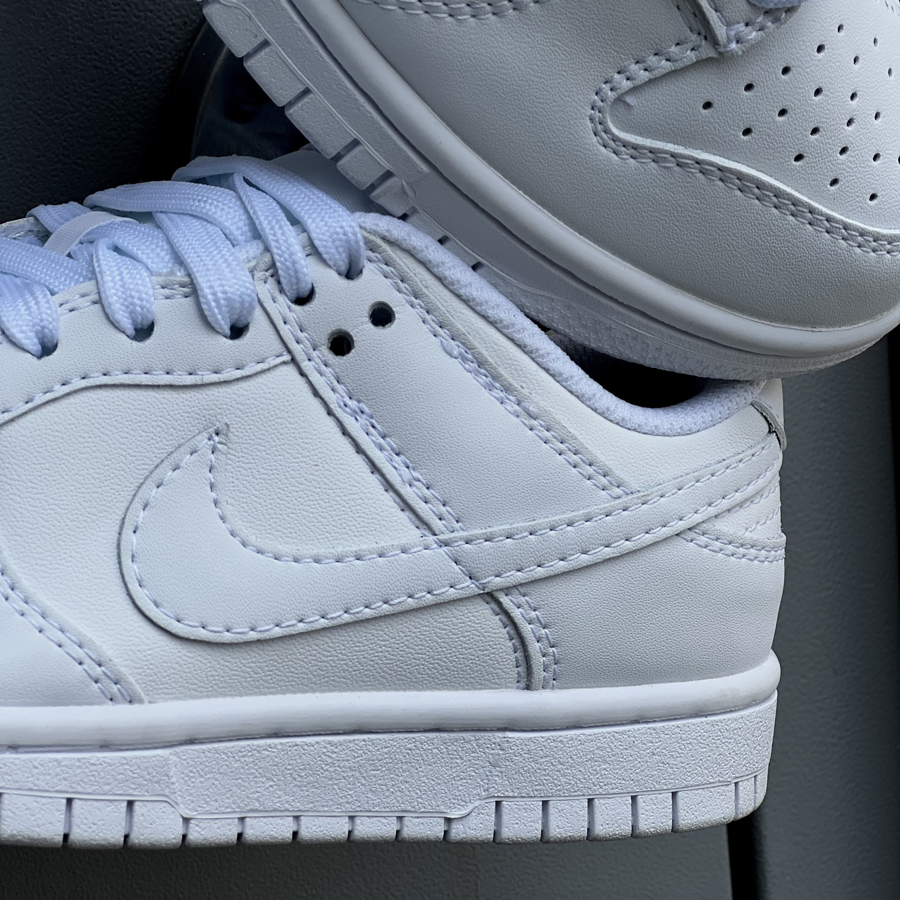 NIKE DUNK SB / Triple White - Low
