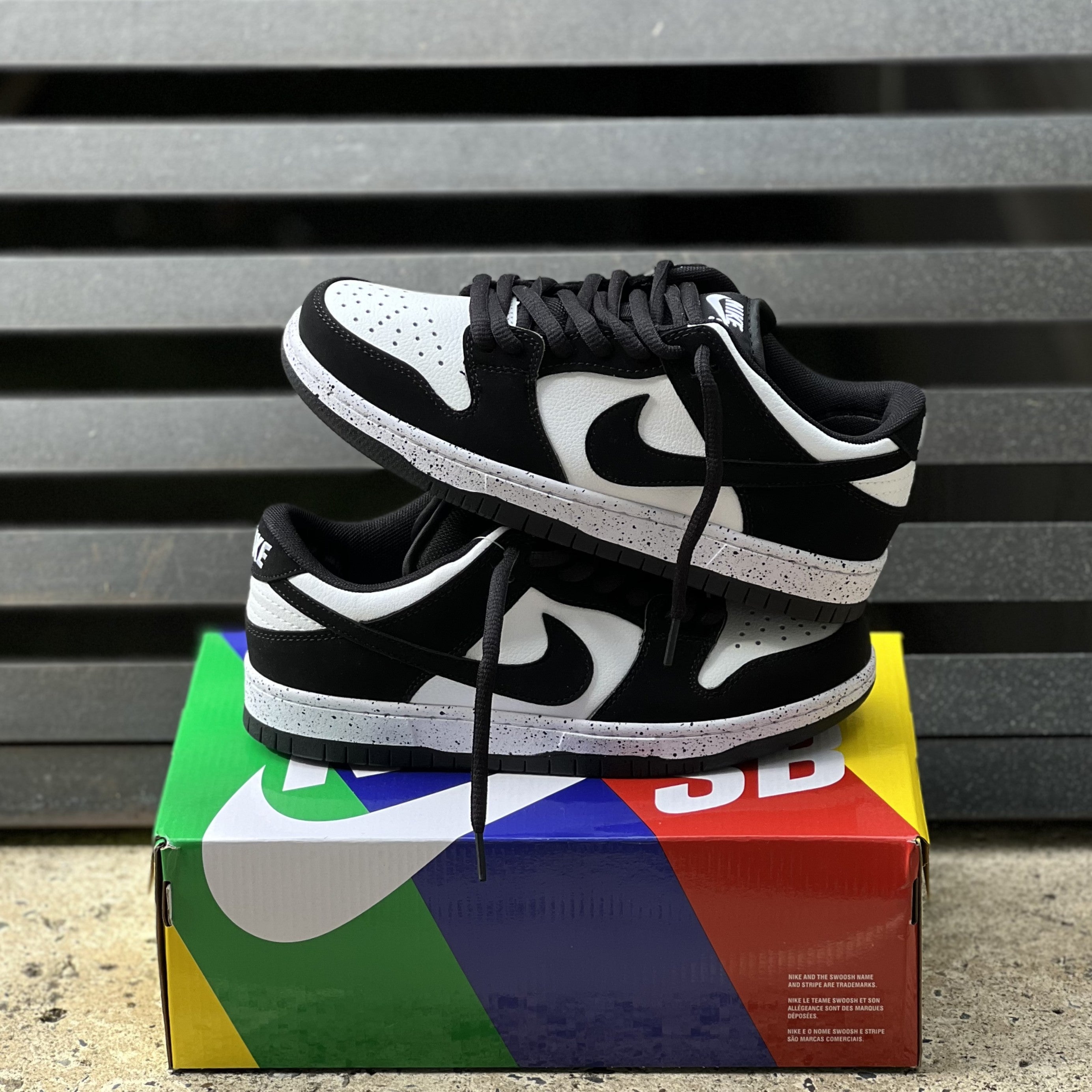 NIKE DUNK SB / Panda Gamuza - Low