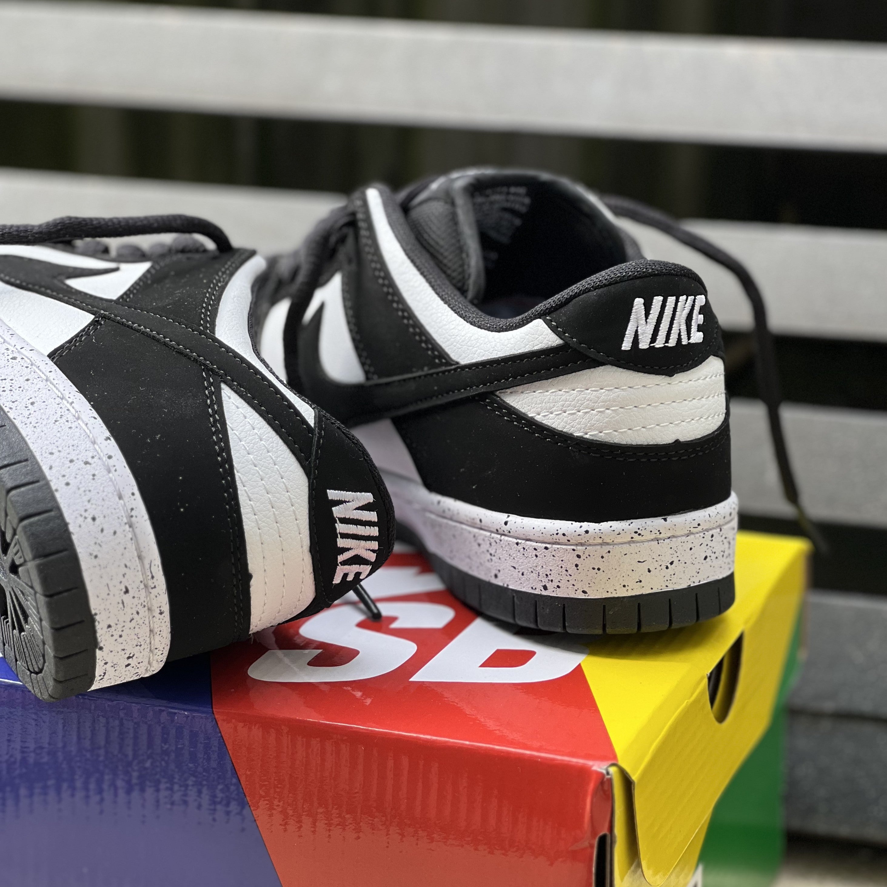 NIKE DUNK SB / Panda Gamuza - Low
