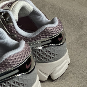 Nike Zoom Vomero 5 / Metallic Purple