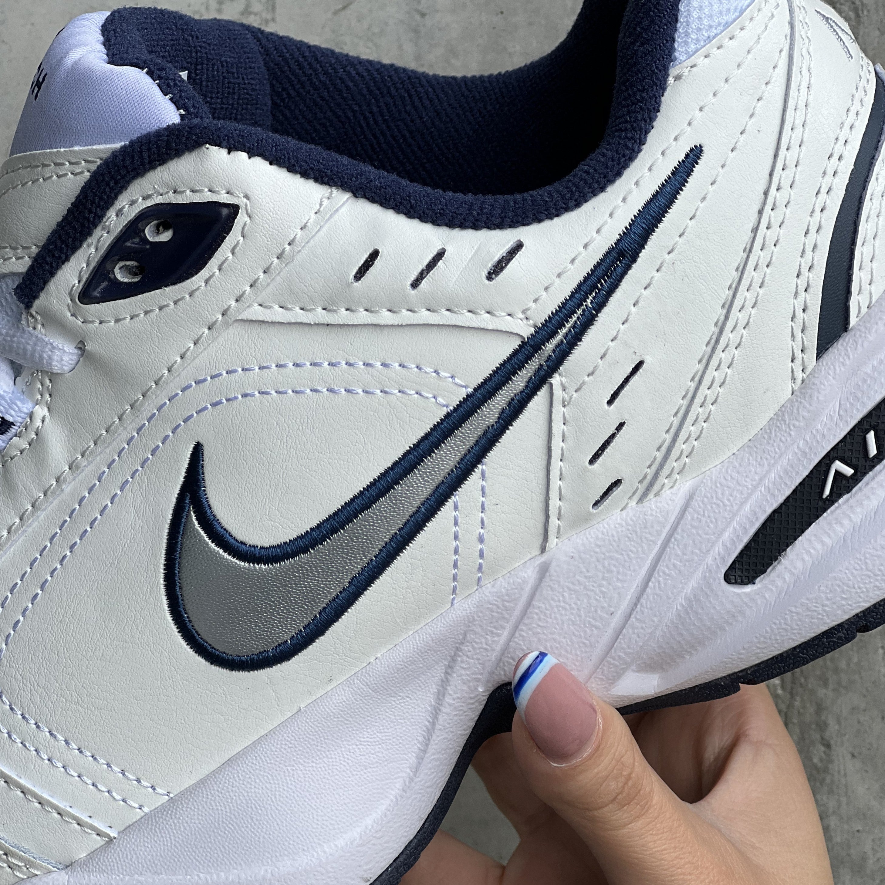 Nike Air Monarch IV