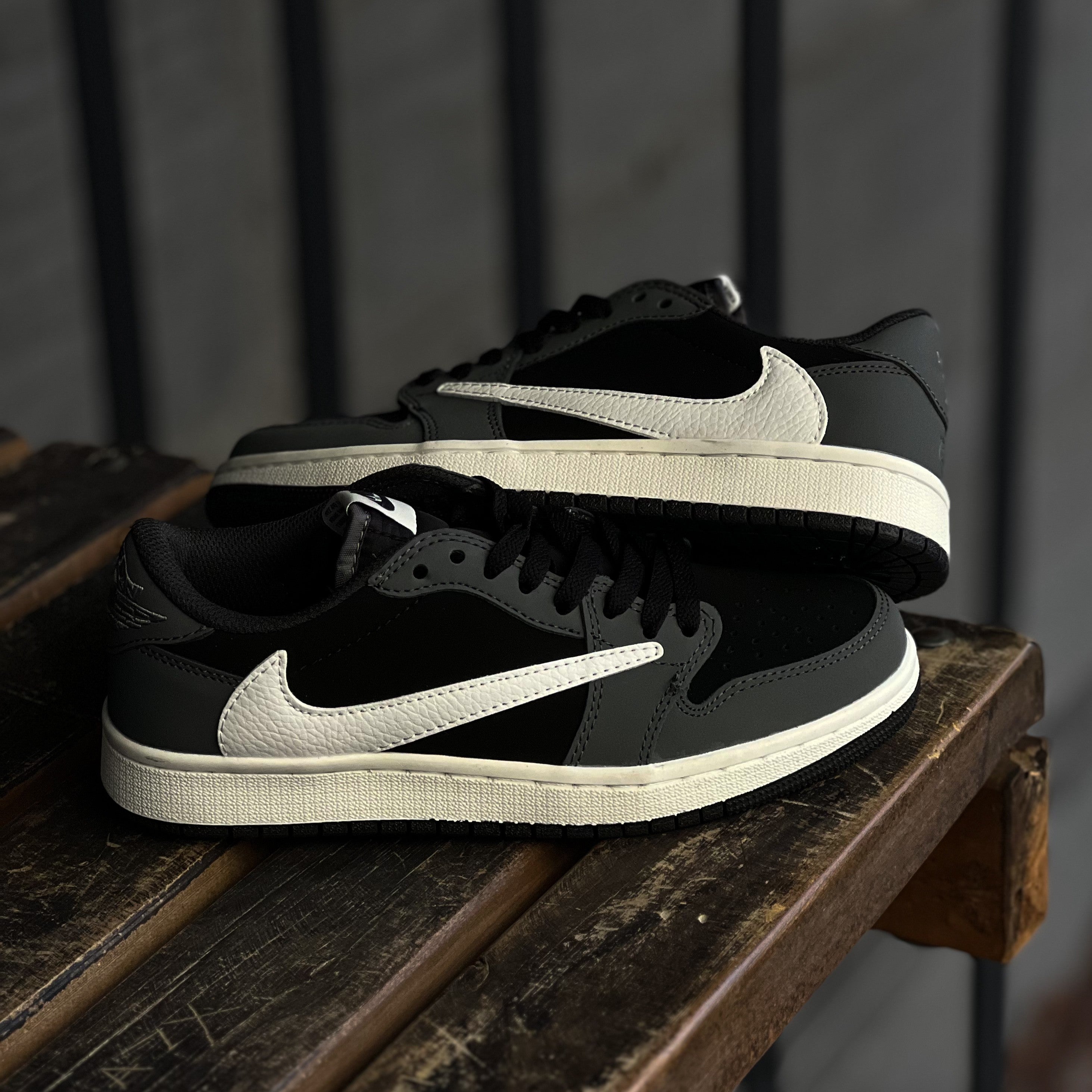 Air Jordan 1 / Travis Scott Low