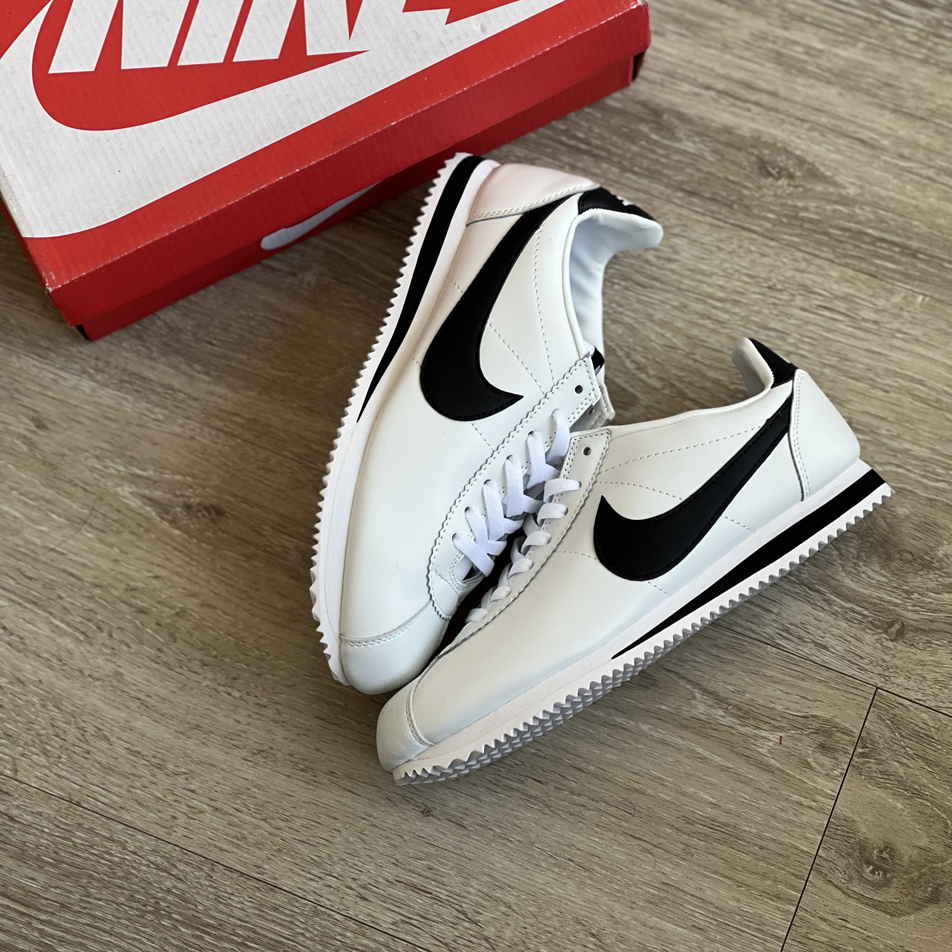Nike Cortez / Classic W&B