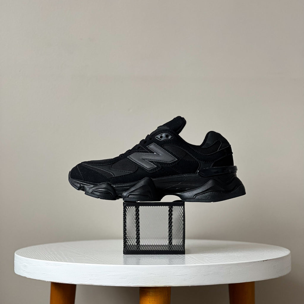 New Balance 9060 / Triple Black