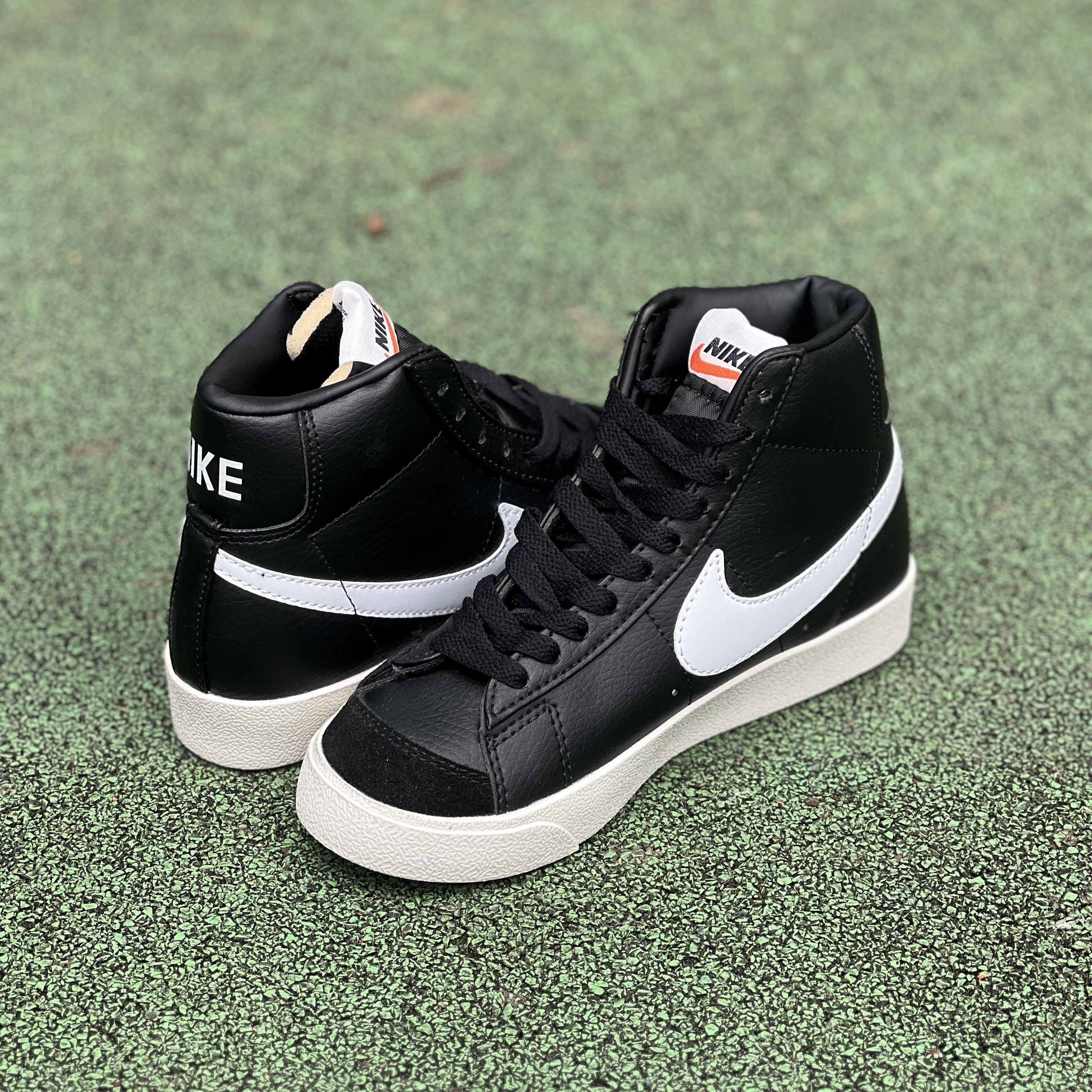 Nike Blazer / Black - Mid