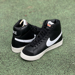 Nike Blazer / Black - Mid