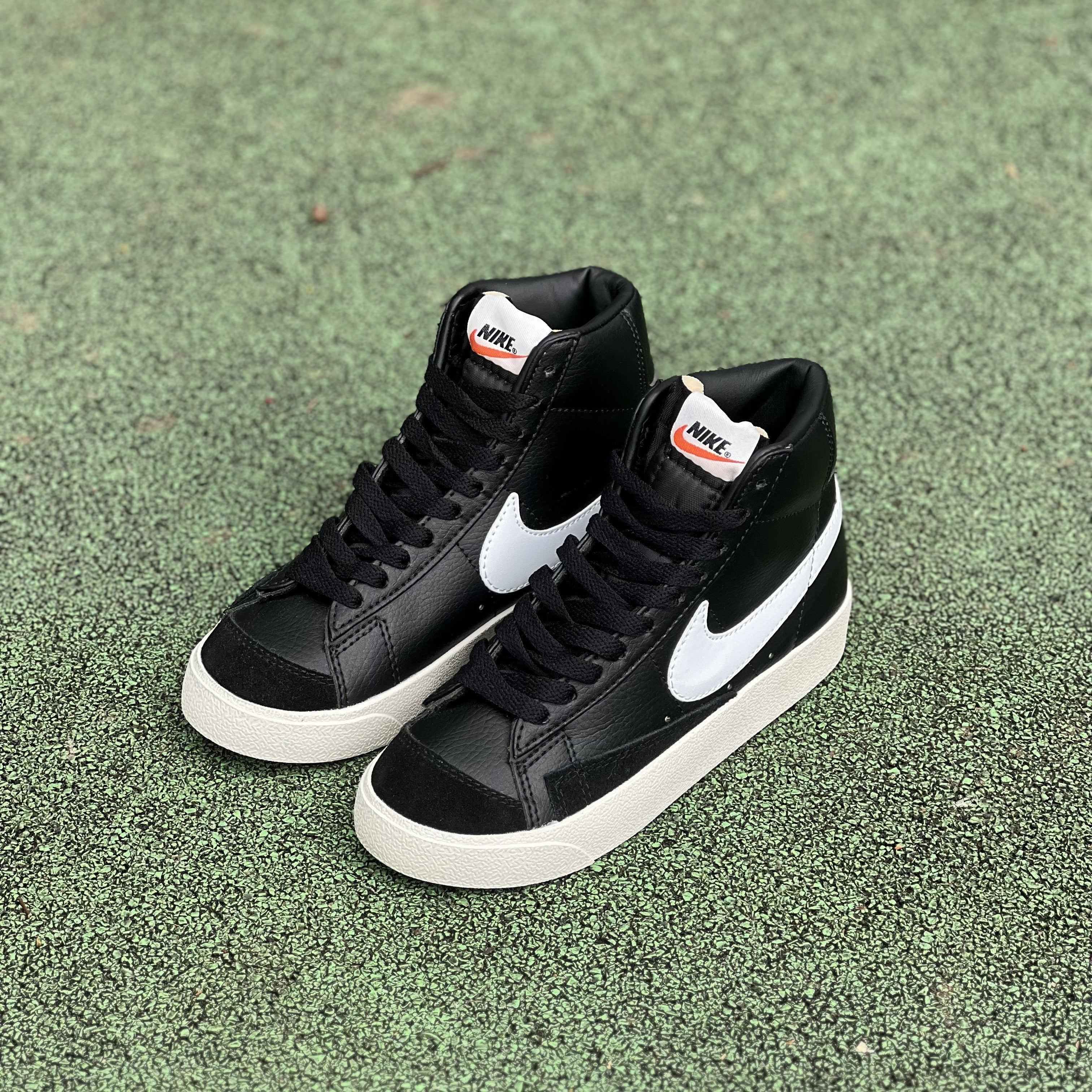 Nike Blazer / Black - Mid
