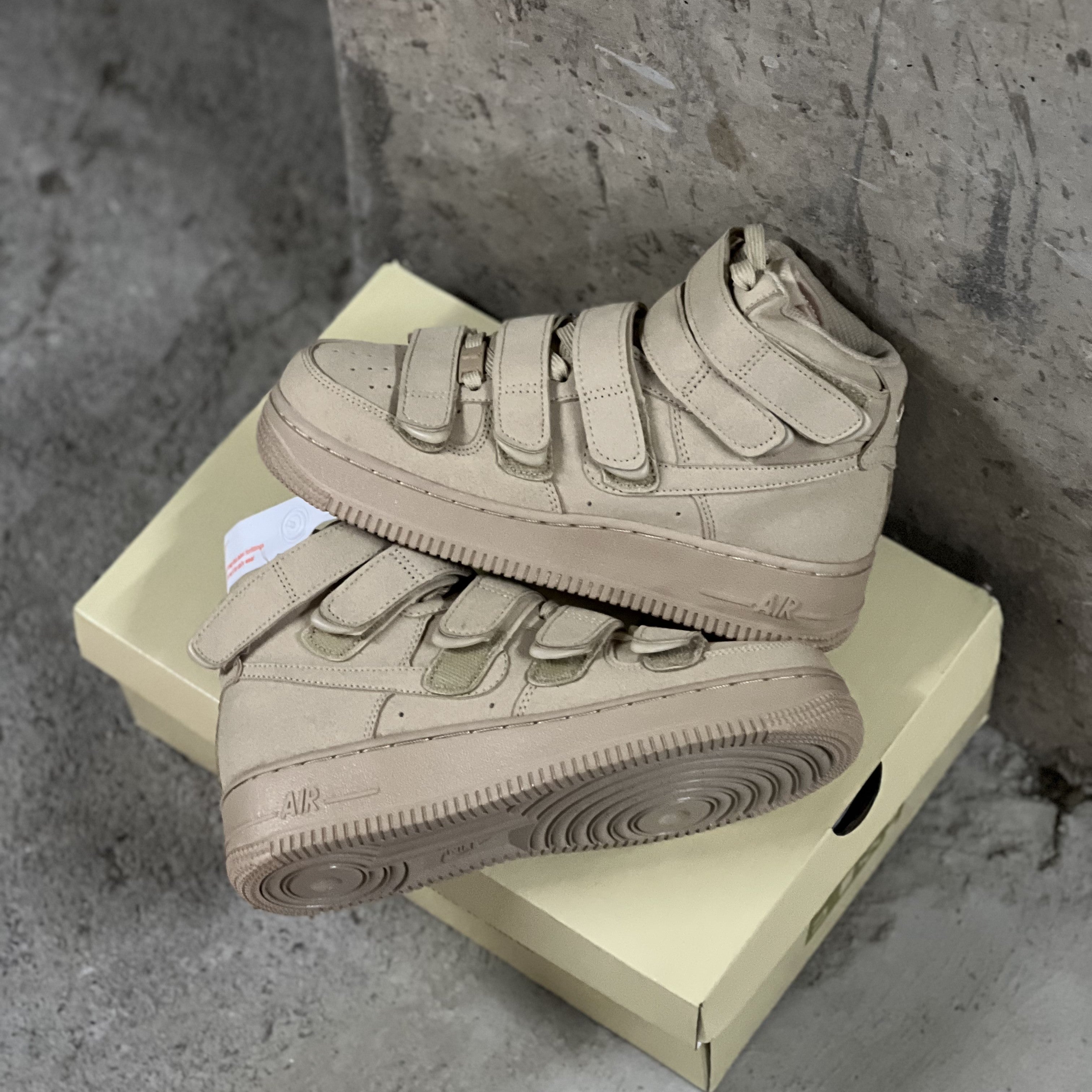Nike Air Force 1 / Sand x Billie Elish