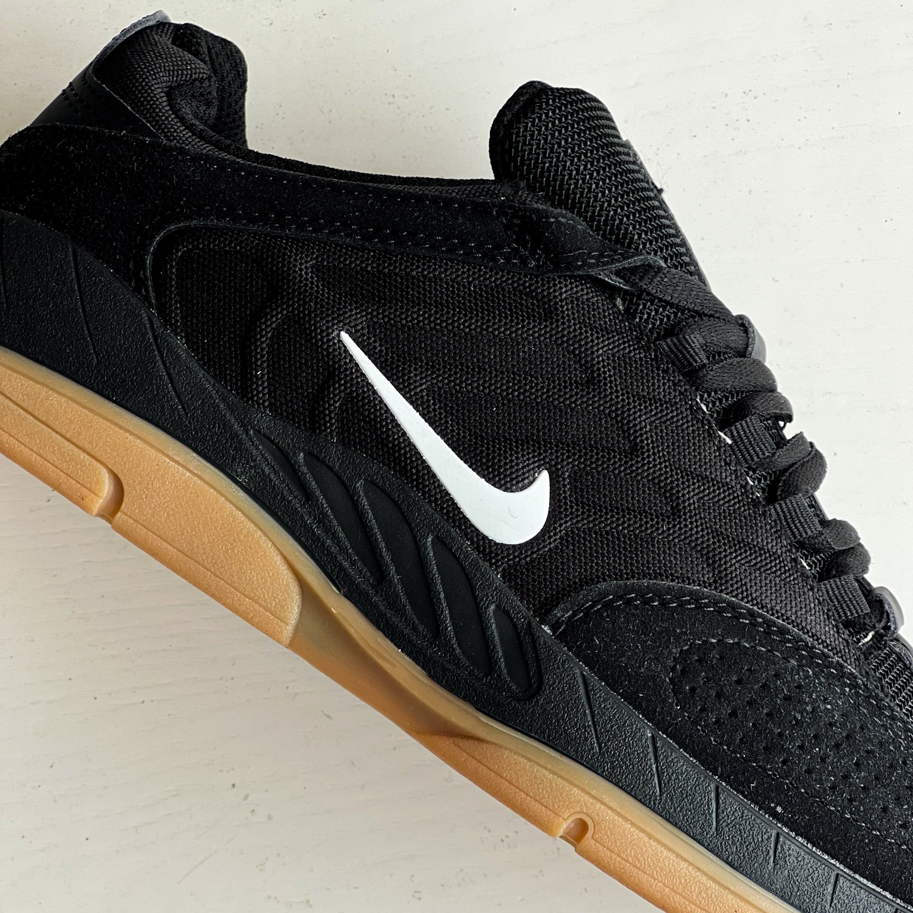 Nike SB Vertebrae / Black & Gum