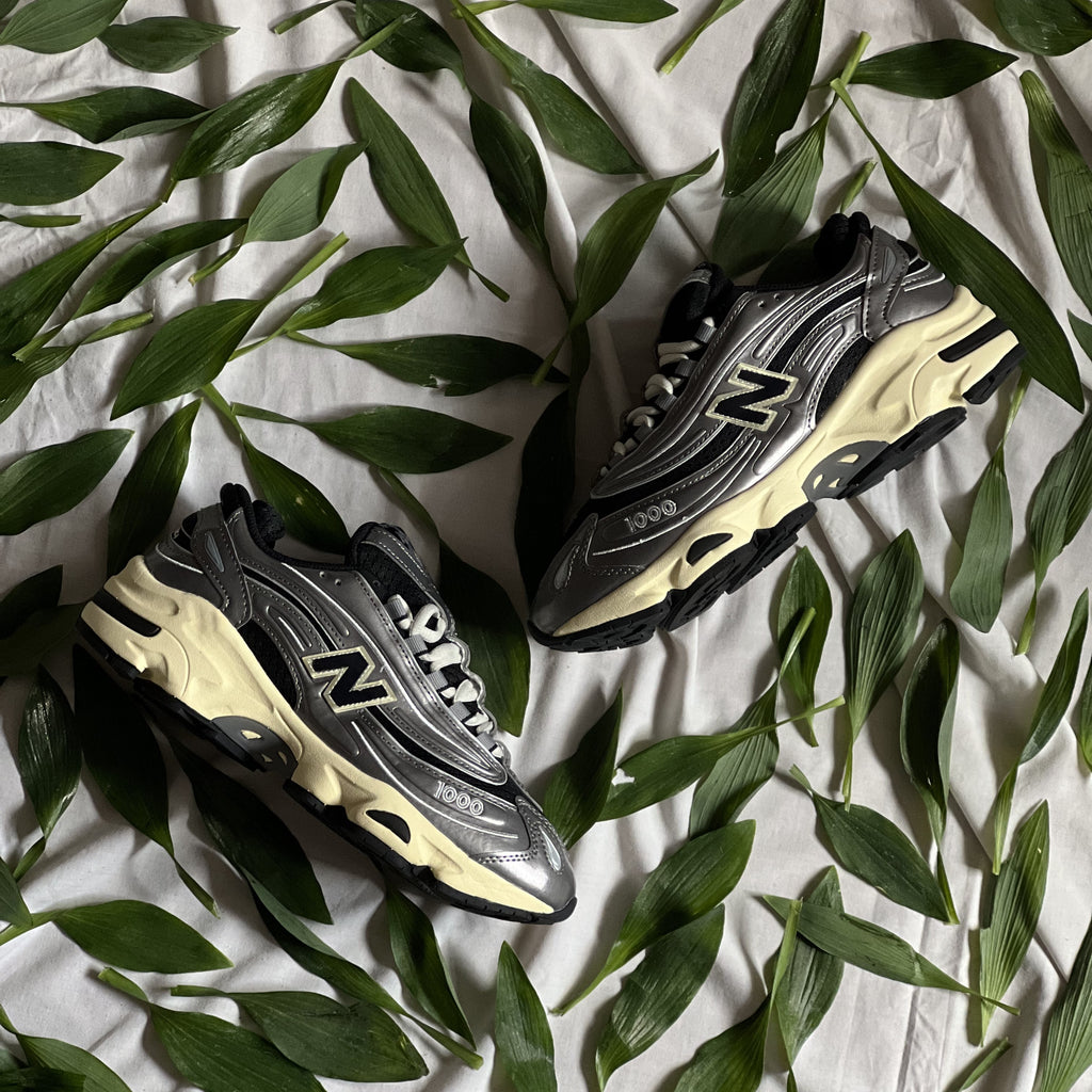 New Balance 1000 / Silver Metallic
