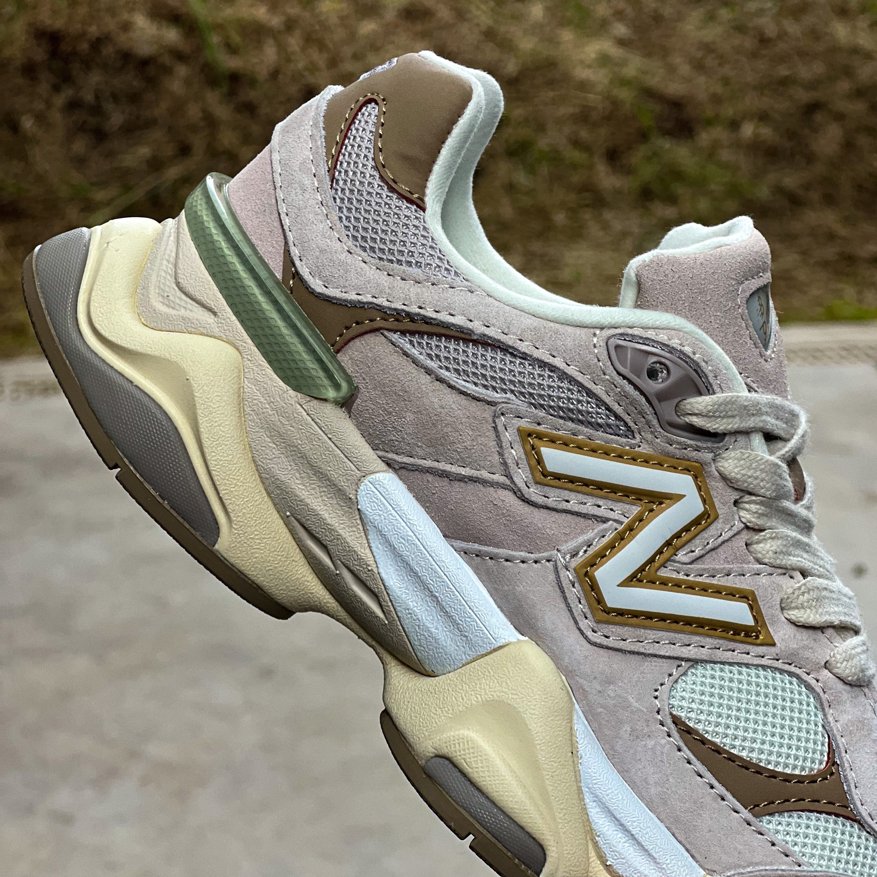 New Balance 9060 / Ivory Rose