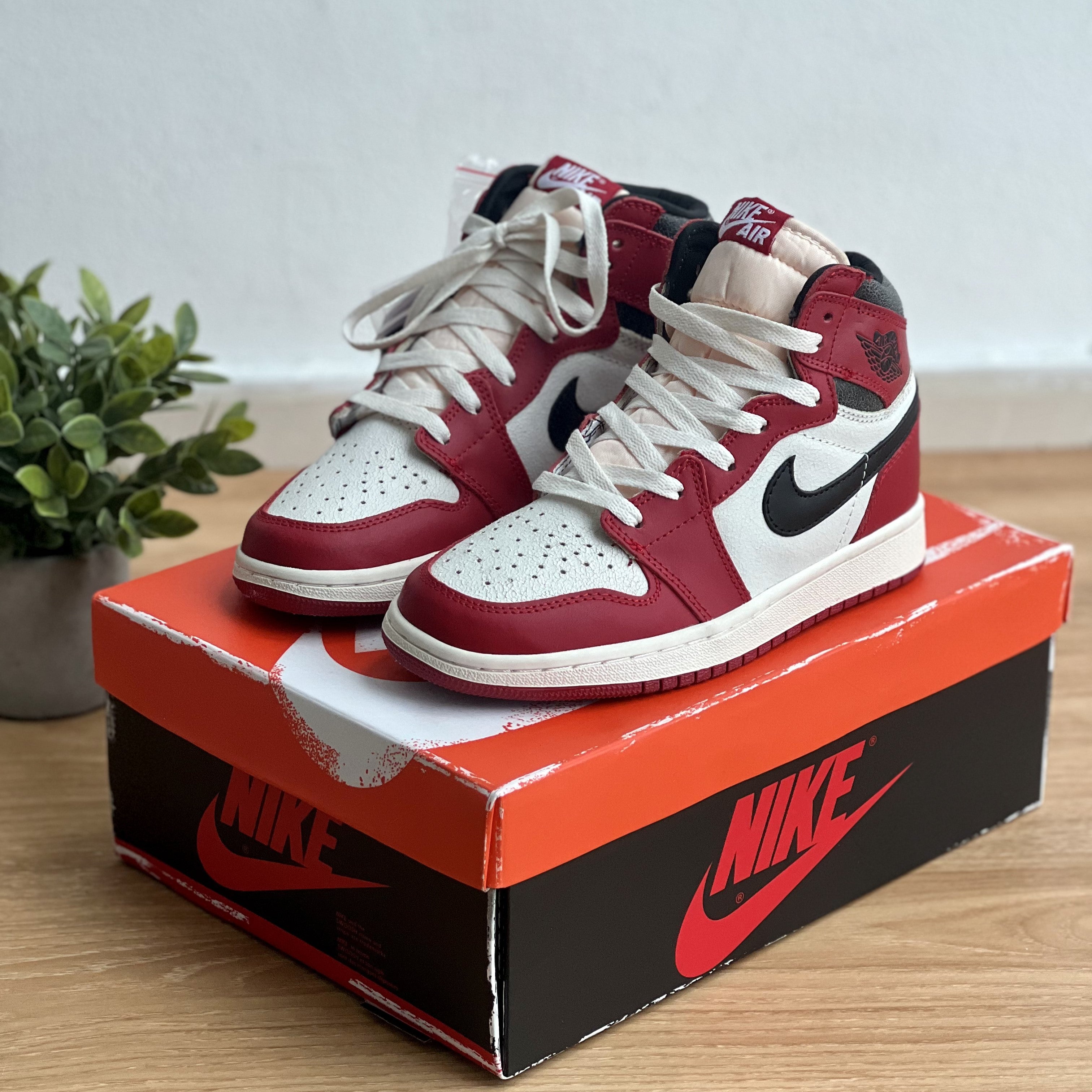 Air Jordan I /  Chicago Lost and Found - High