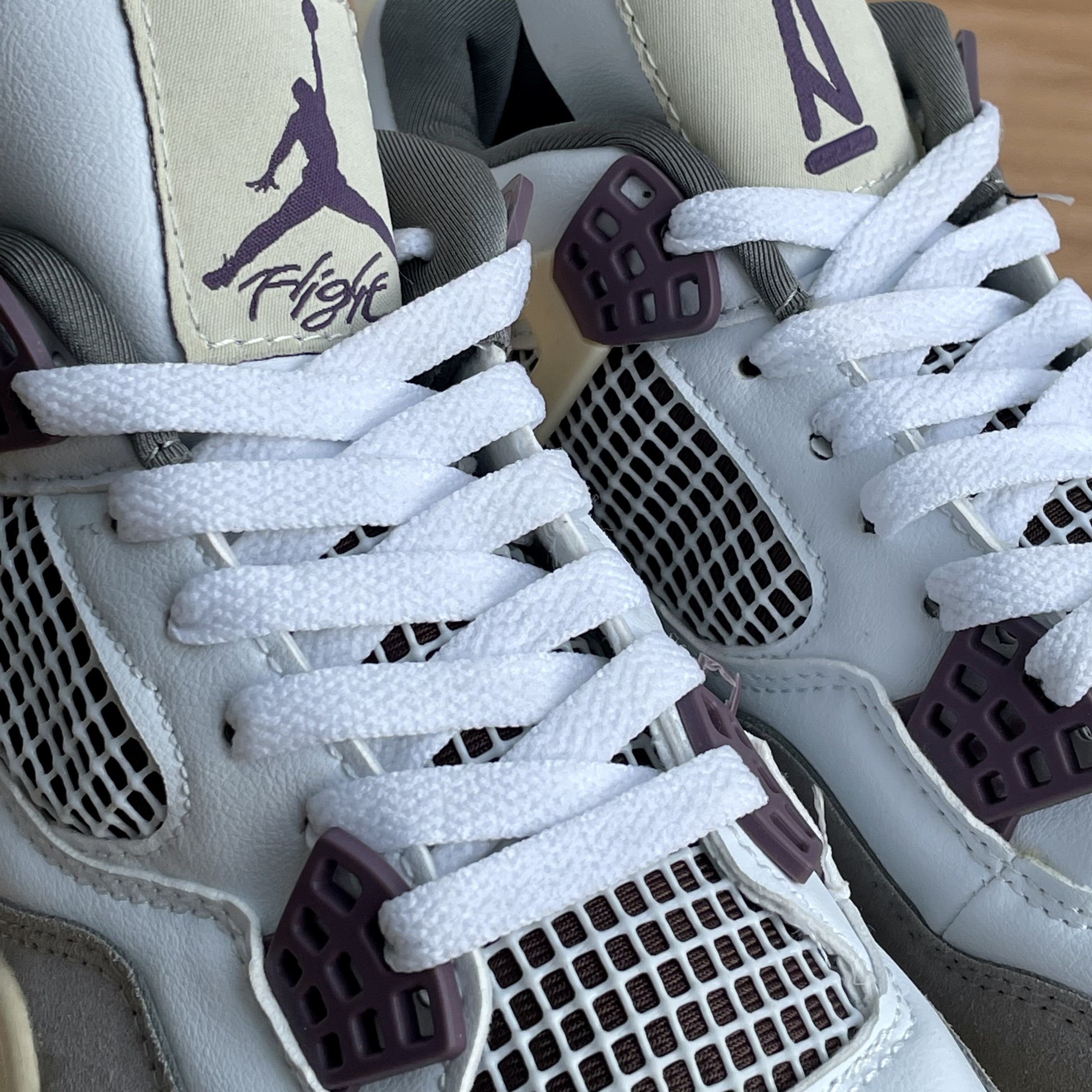 Air Jordan IV / Cream