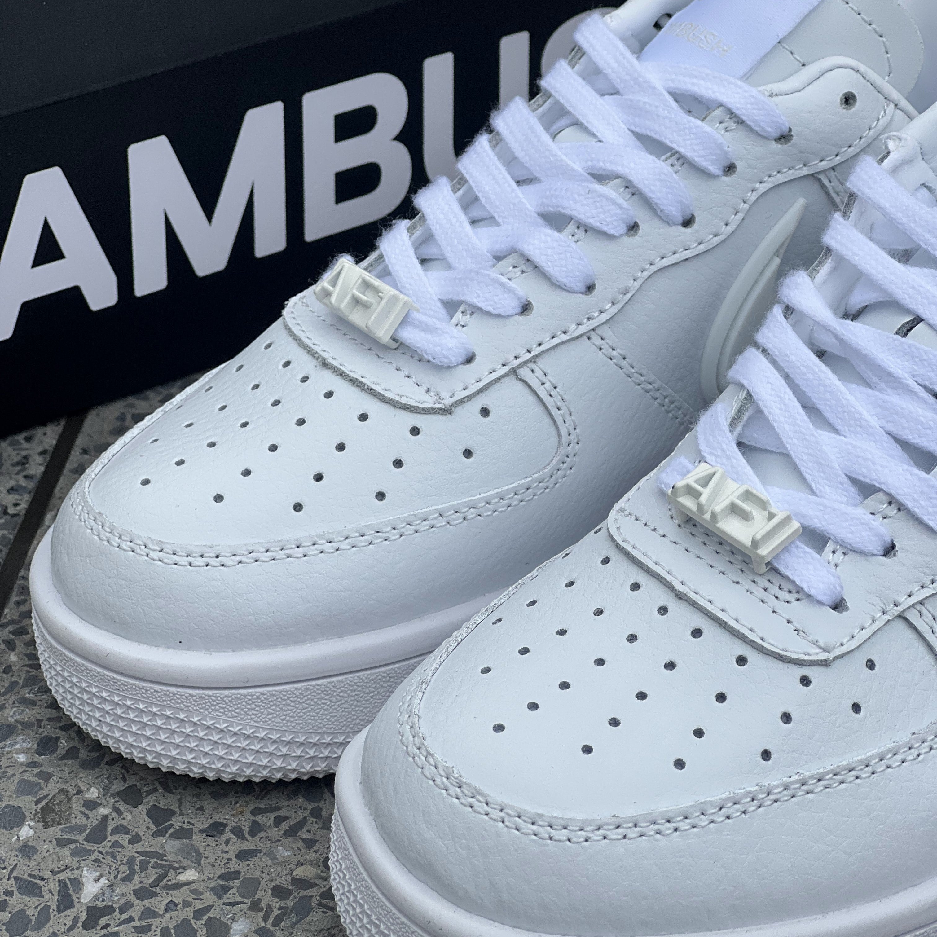 Nike Air Force 1 / Ambush All White
