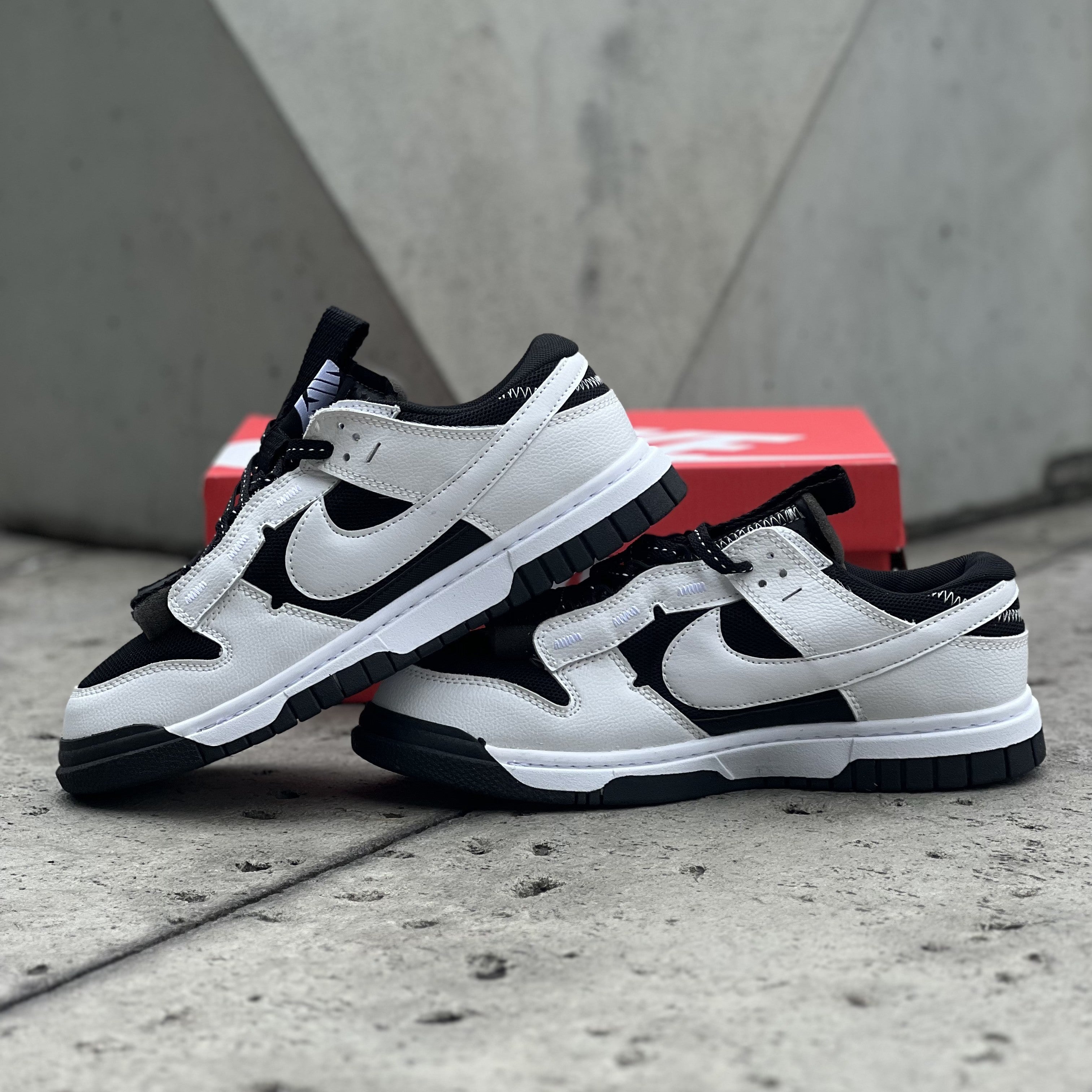 NIKE DUNK Remastered / Reverse Panda - Low