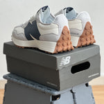 New Balance 327 / Moonbeam Navy