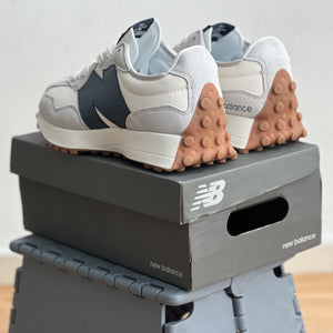 New Balance 327 / Moonbeam Navy