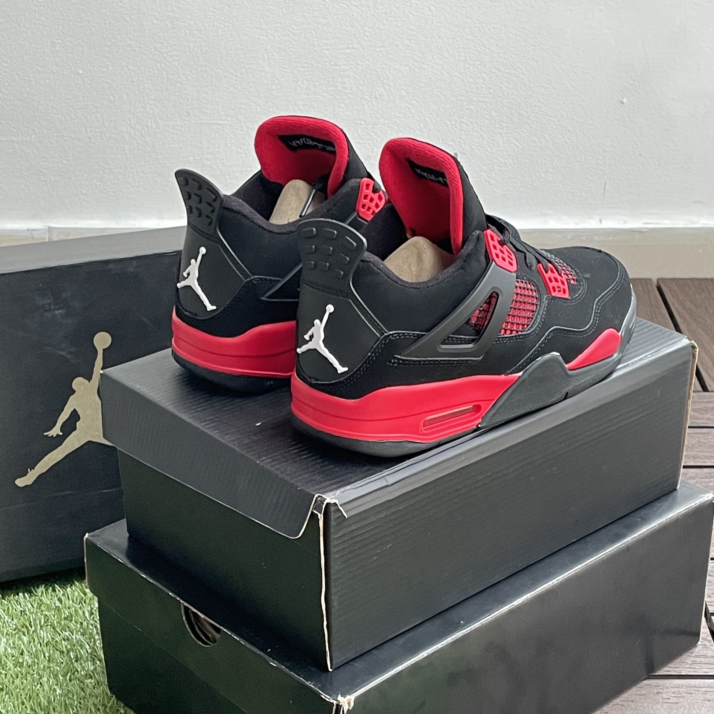 Air Jordan IV / Red Thunder