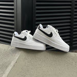 Nike Air Force 1 / Black