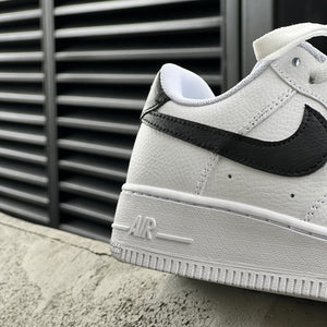 Nike Air Force 1 / Black