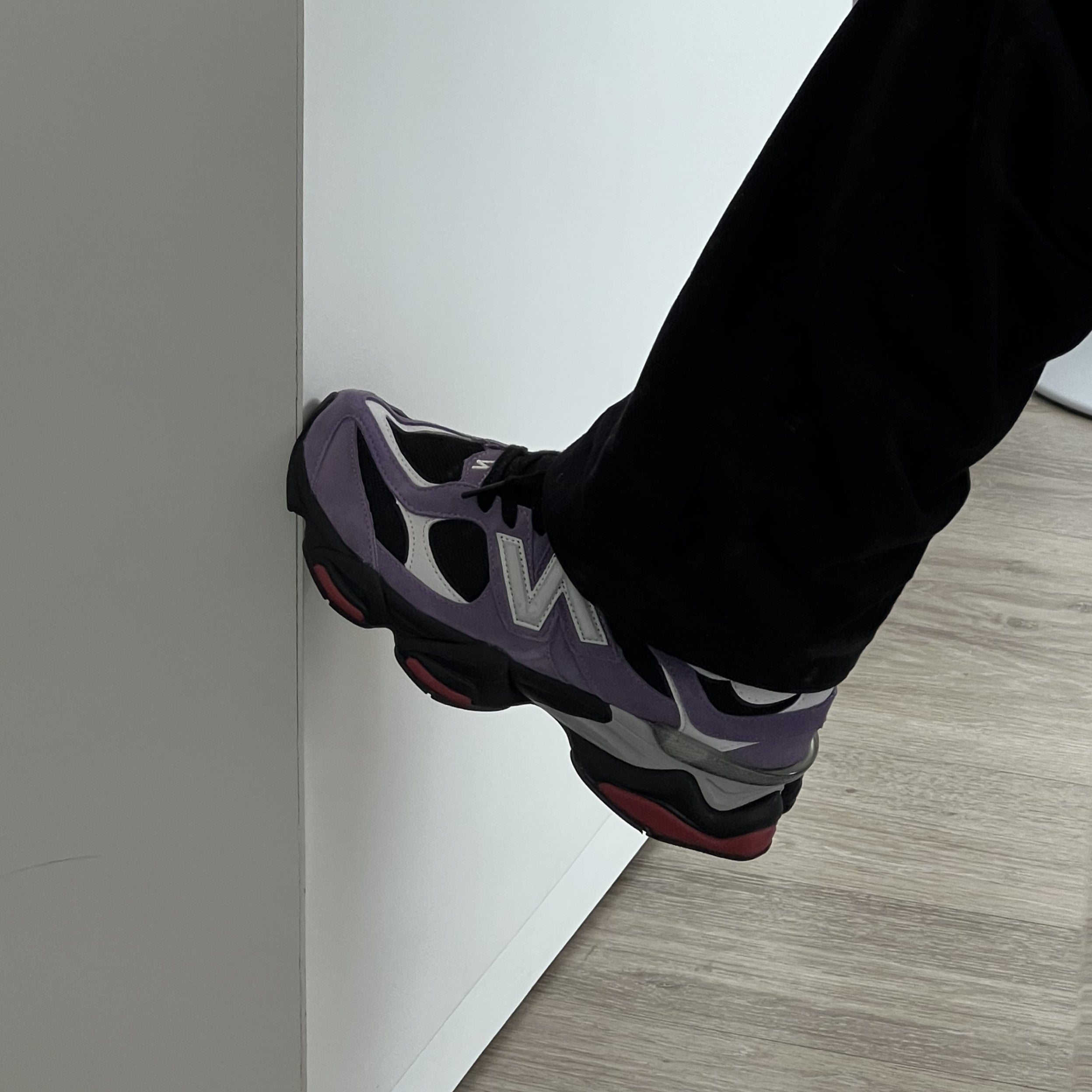 New Balance 9060 / Violet Noir