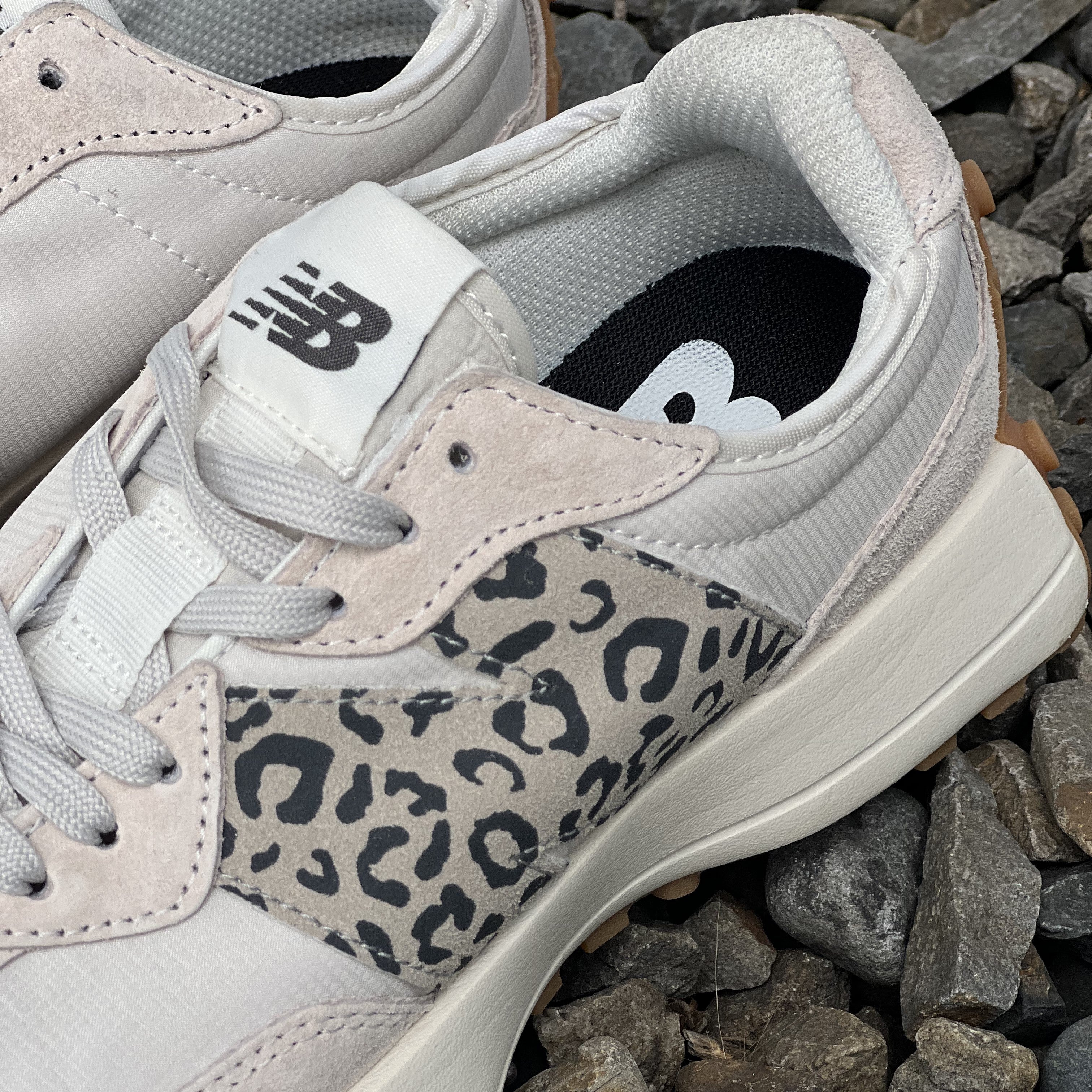 New Balance 327 / Animal Print