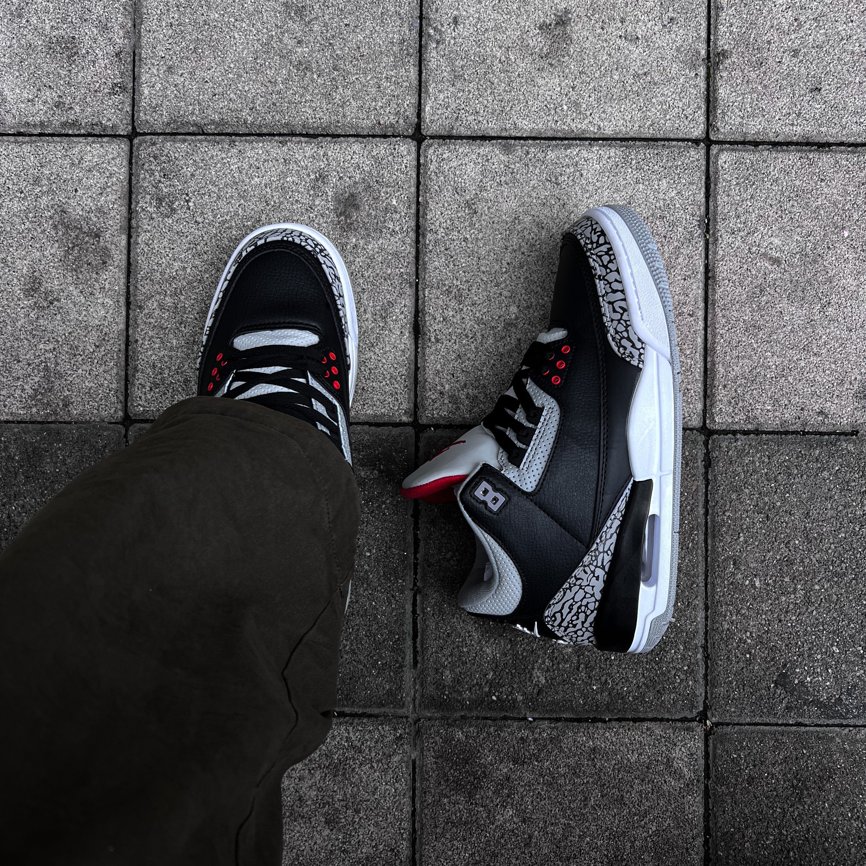 Air Jordan III / Black Cement