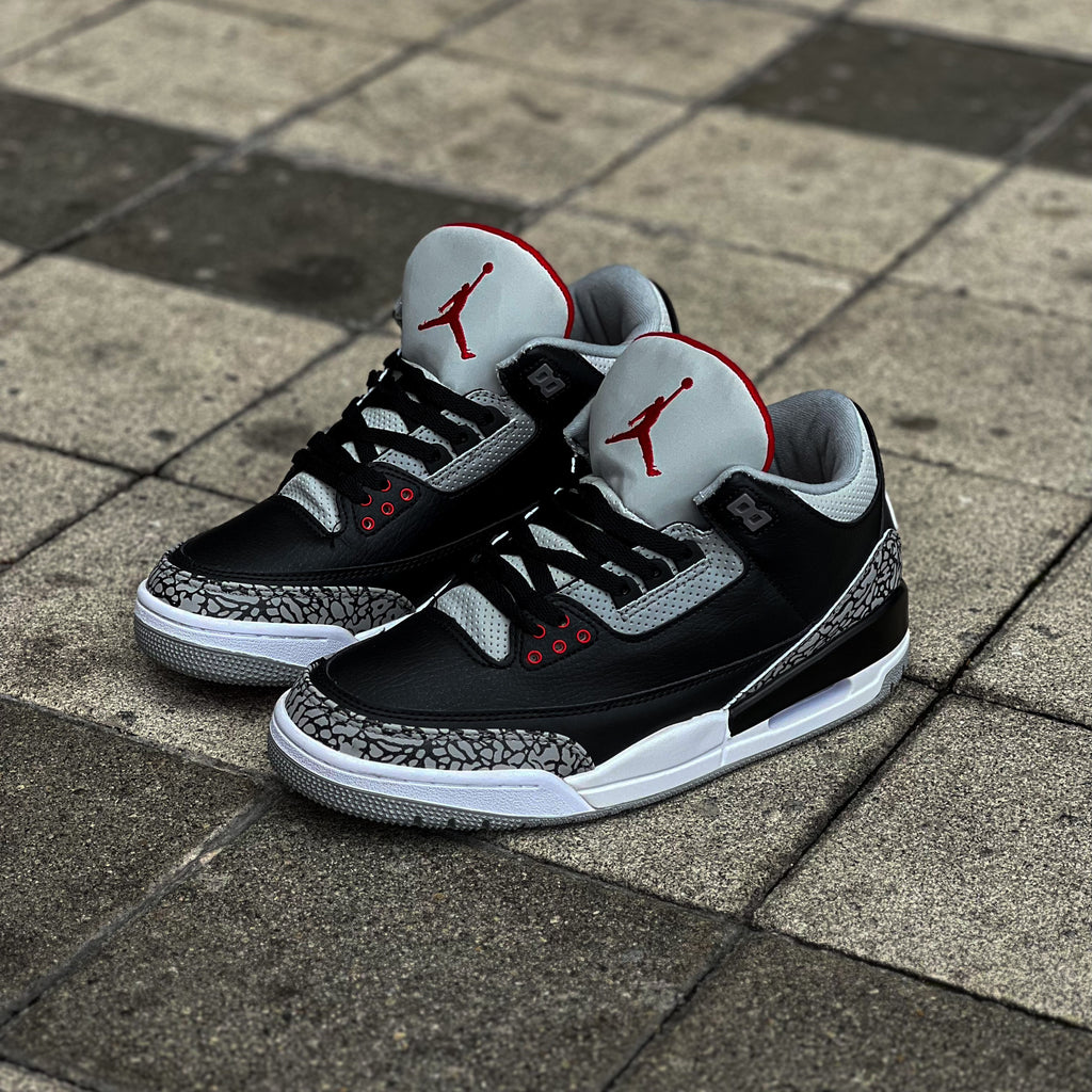 Air Jordan III / Black Cement