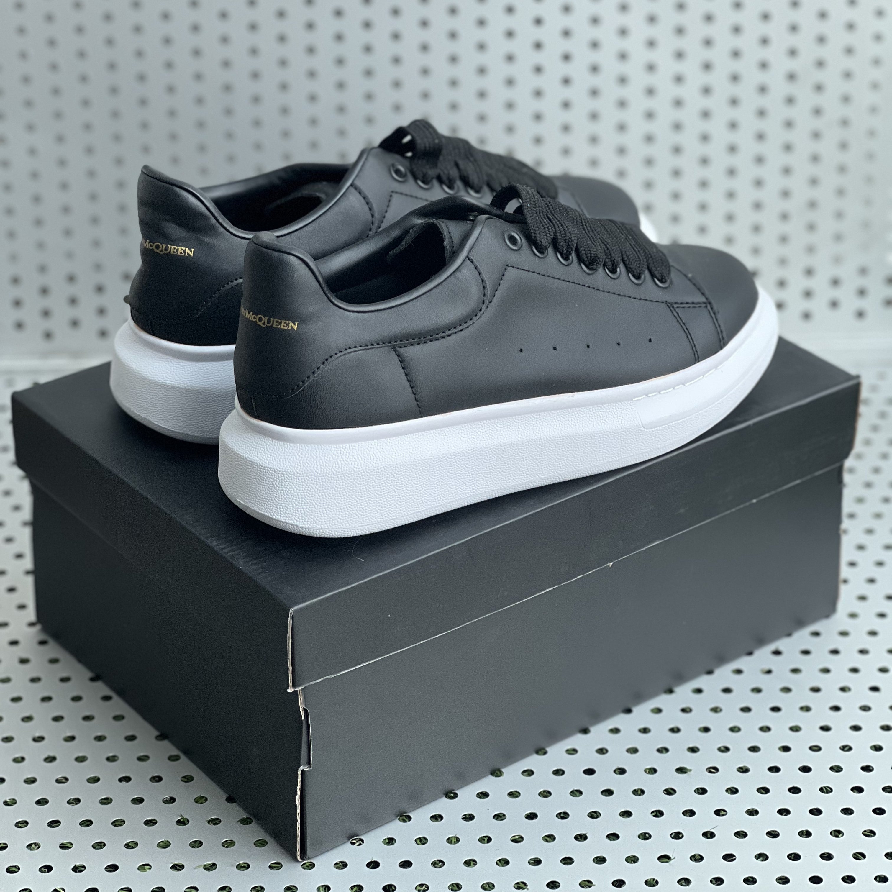 Alexander Mcqeen / Black