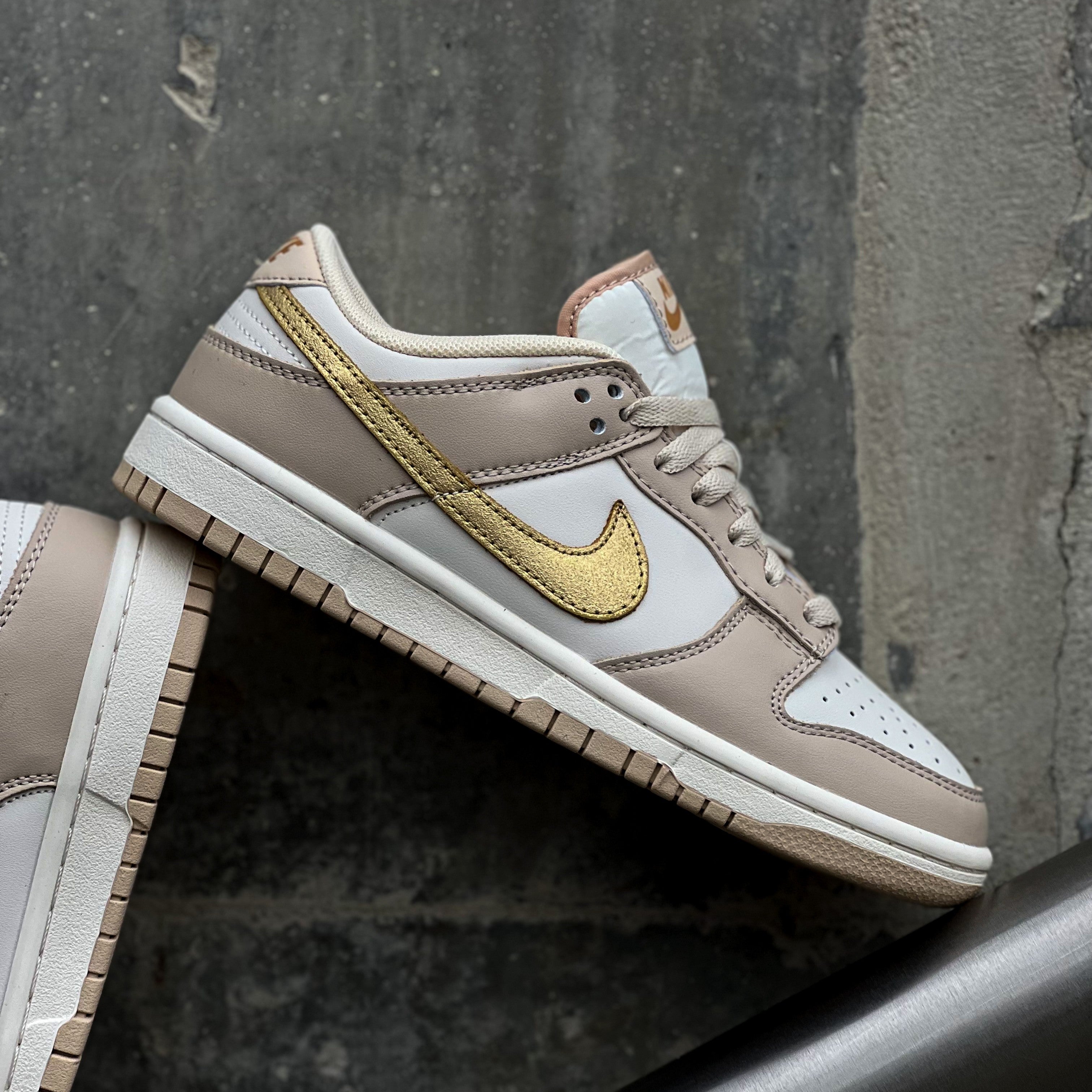 NIKE DUNK / Golden Swoosh - Low