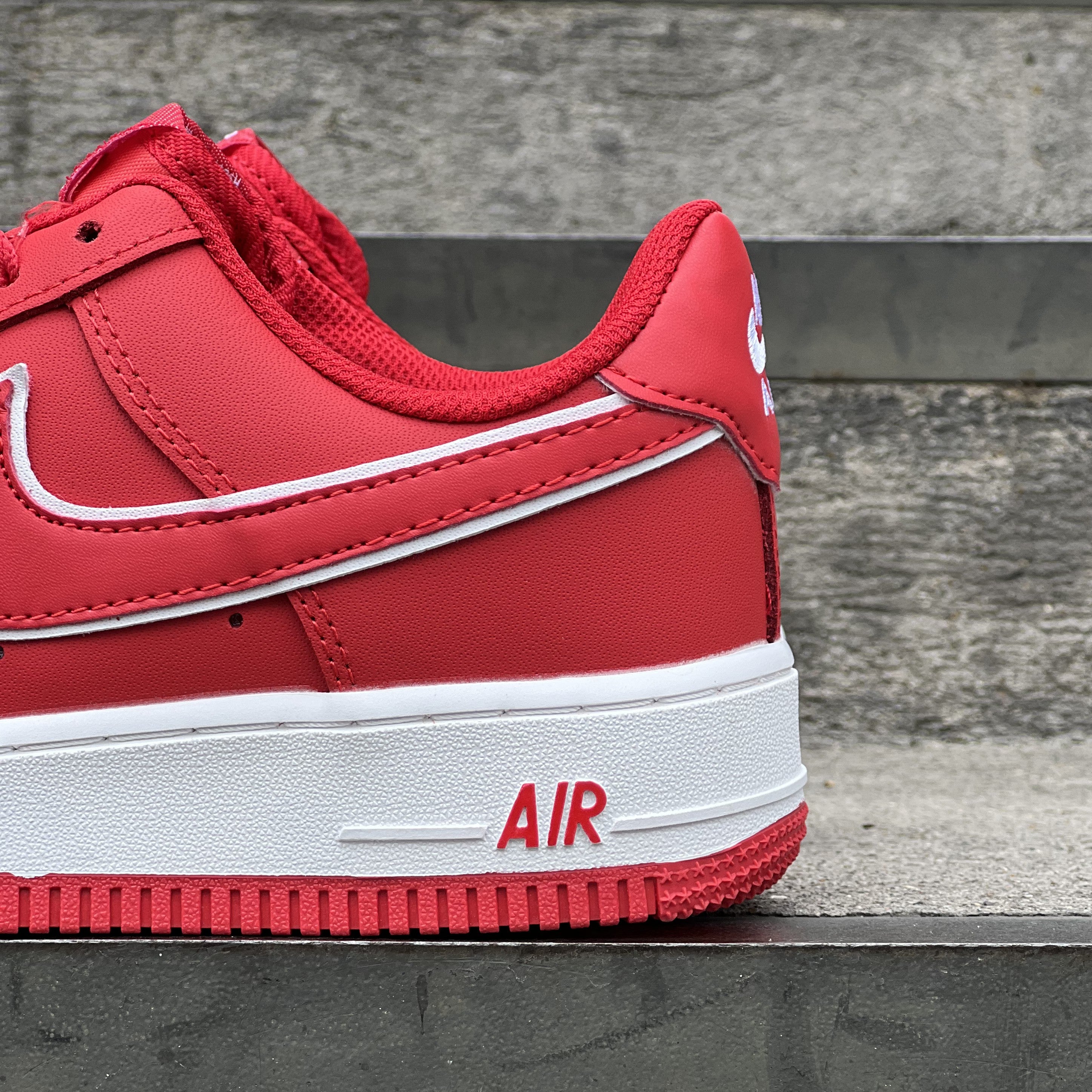 Nike Air Force 1 / Red