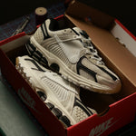 Nike Zoom Vomero 5 / SUPERSONIC