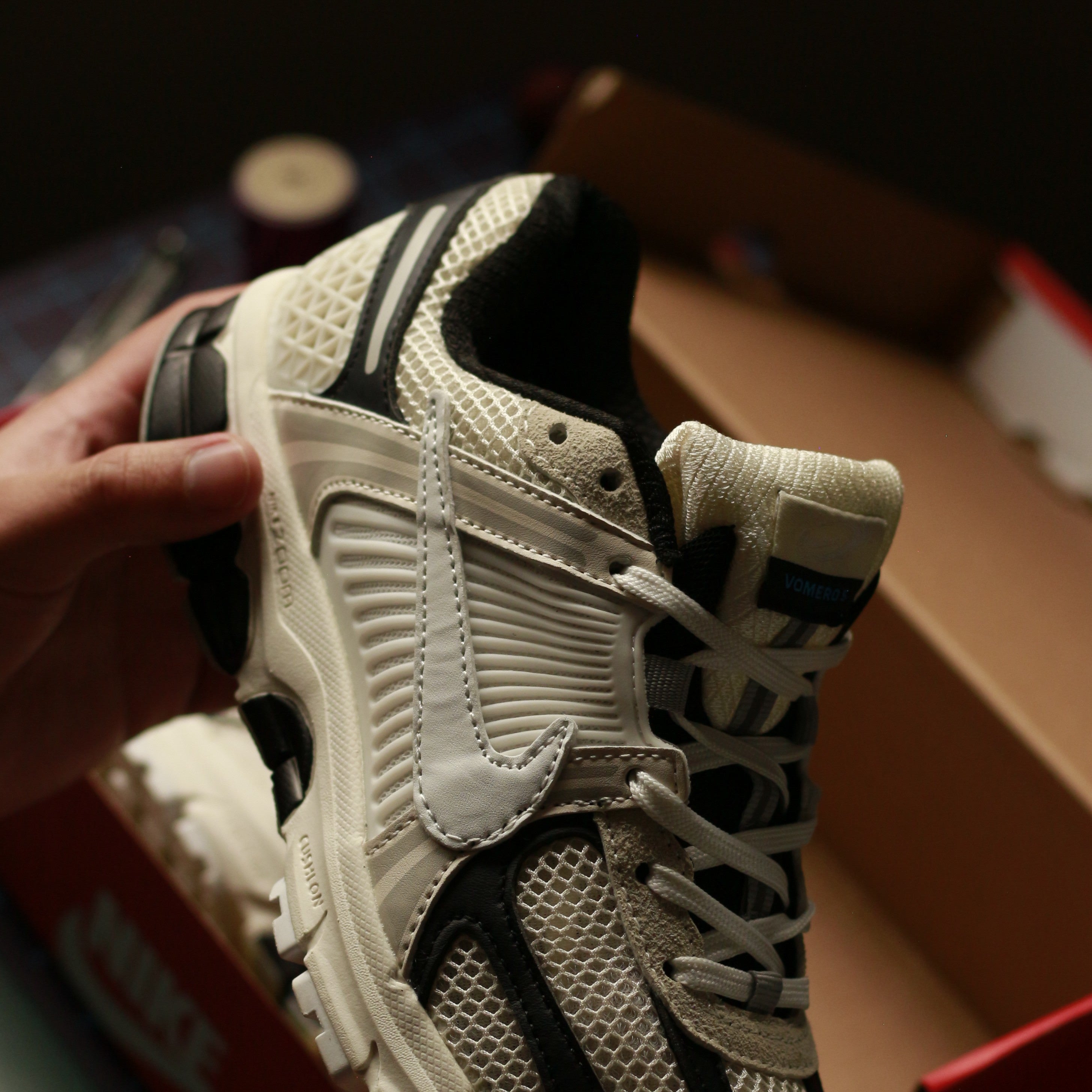 Nike Zoom Vomero 5 / SUPERSONIC
