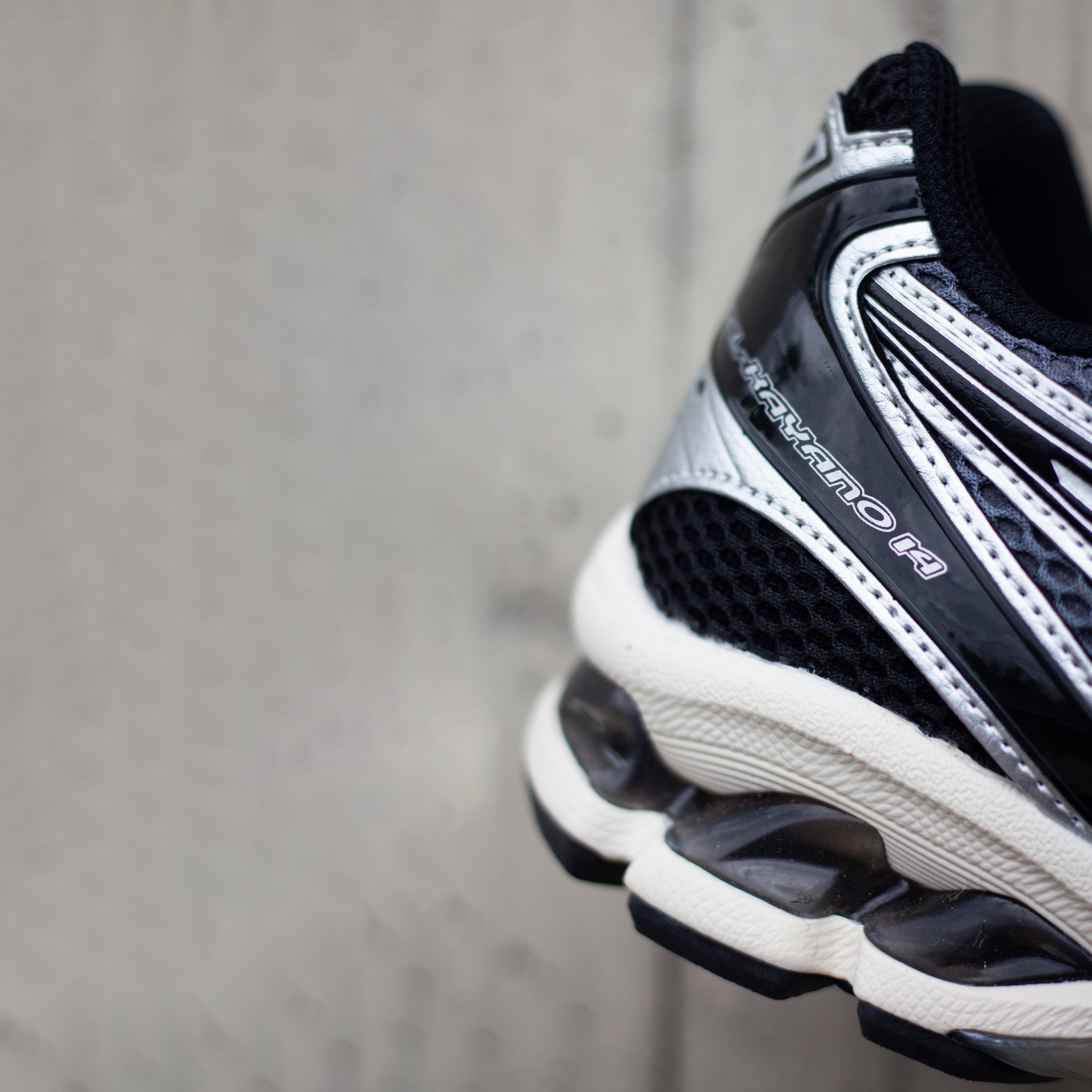 ASICS Gel-Kayano 14 / Carrier Grey-Black