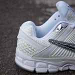 Nike Zoom Vomero 5 / White Silver Metal