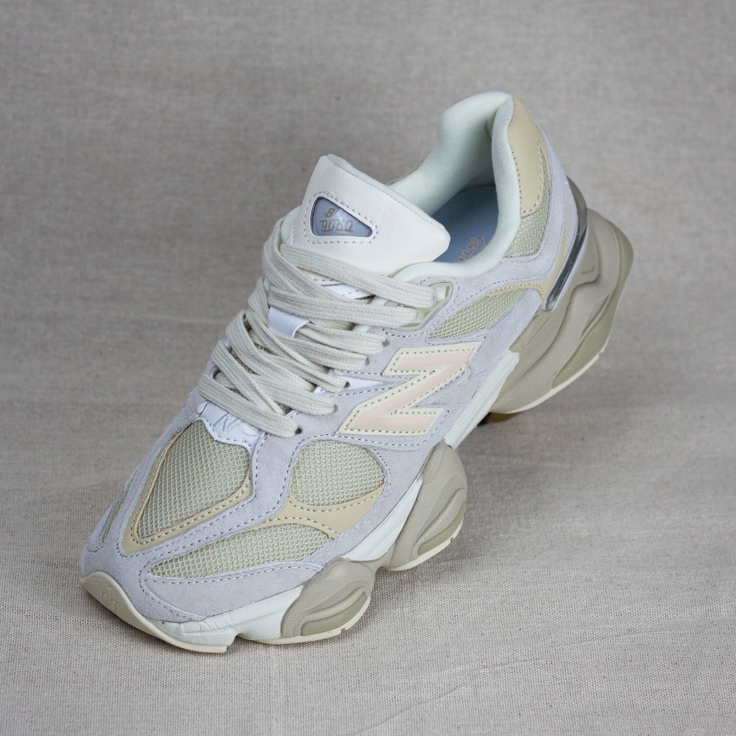 New Balance 9060 / Cloud White Beige