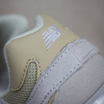 New Balance 9060 / Cloud White Beige