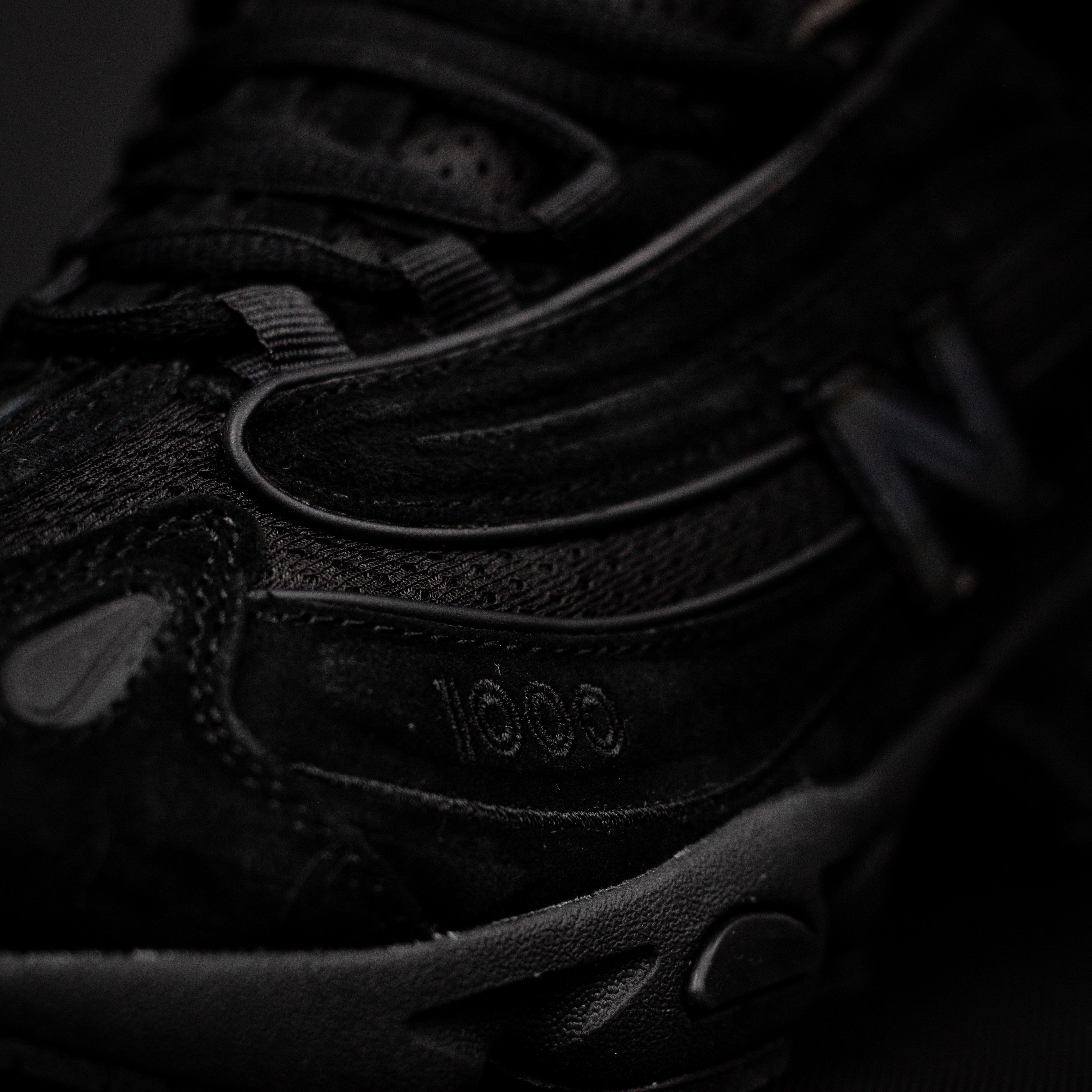 New Balance 1000 / All Black