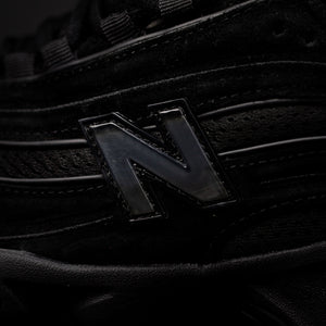 New Balance 1000 / All Black