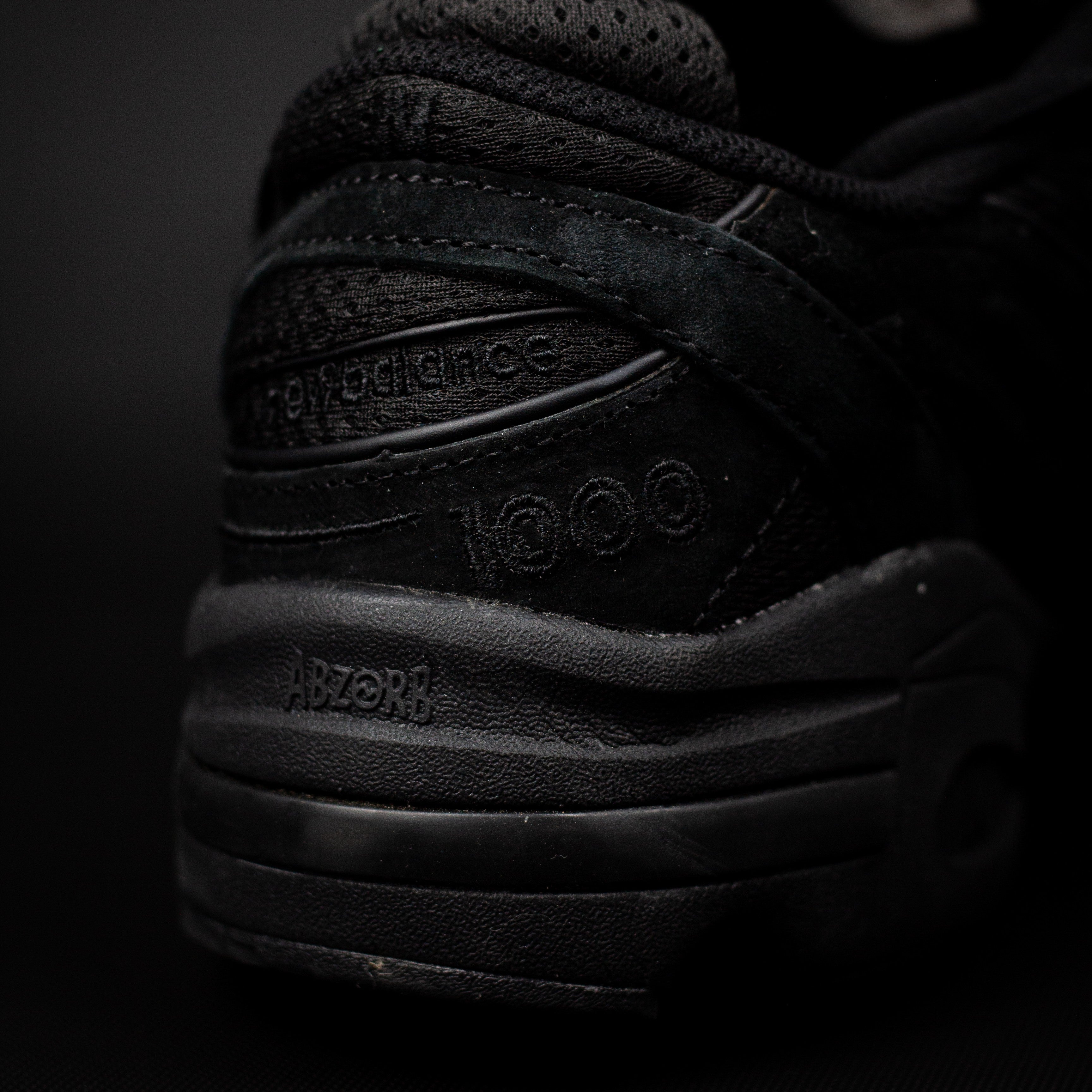 New Balance 1000 / All Black
